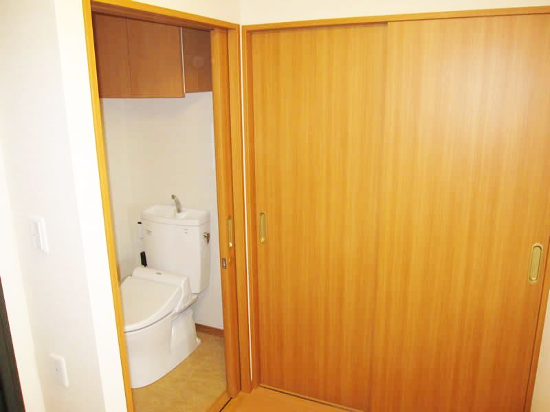 快適な洋室のトイレ