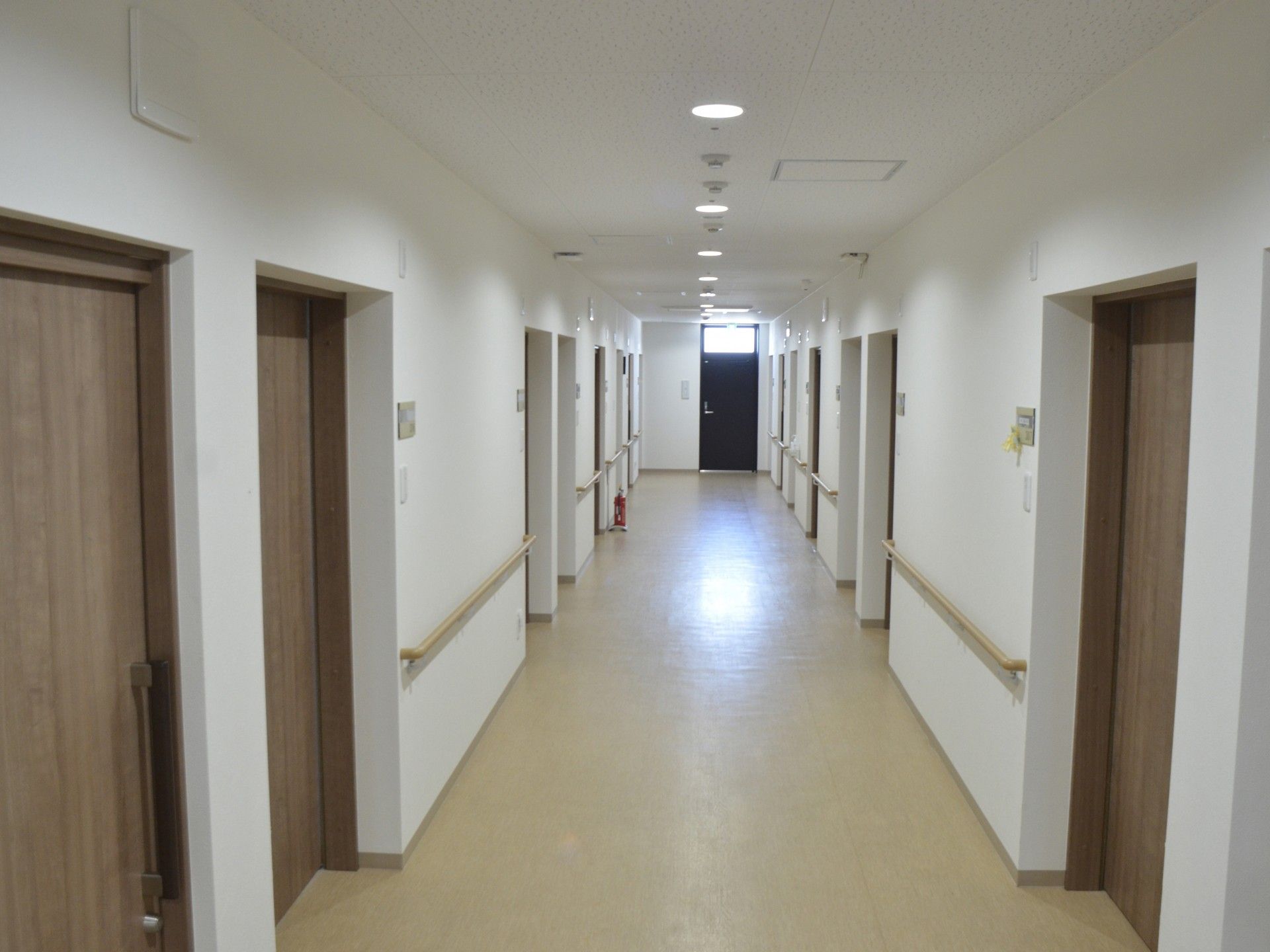 手すり付きの廊下