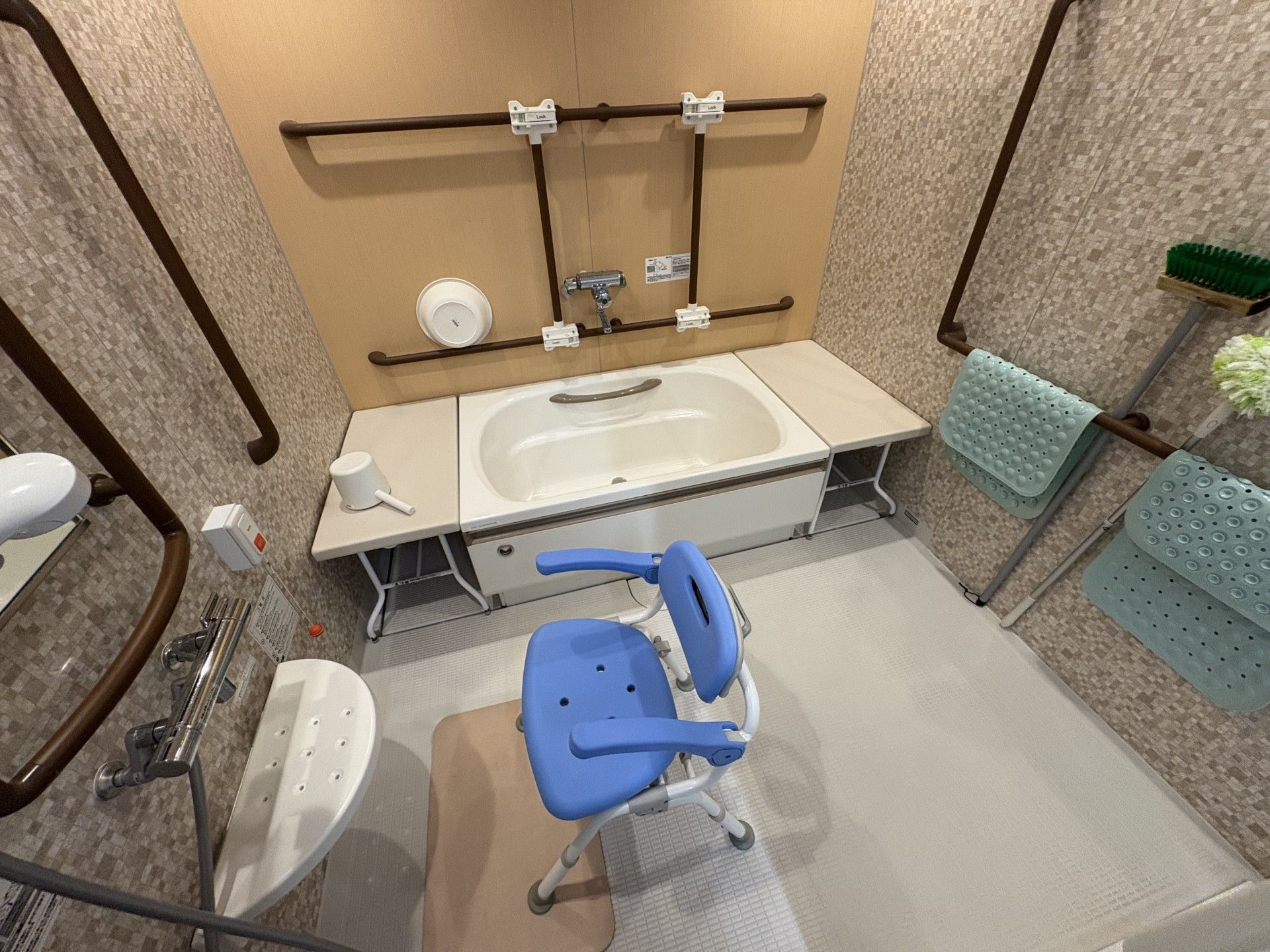 安全に配慮した浴室