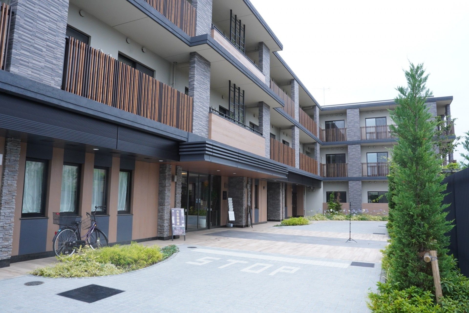 ３階建ての施設