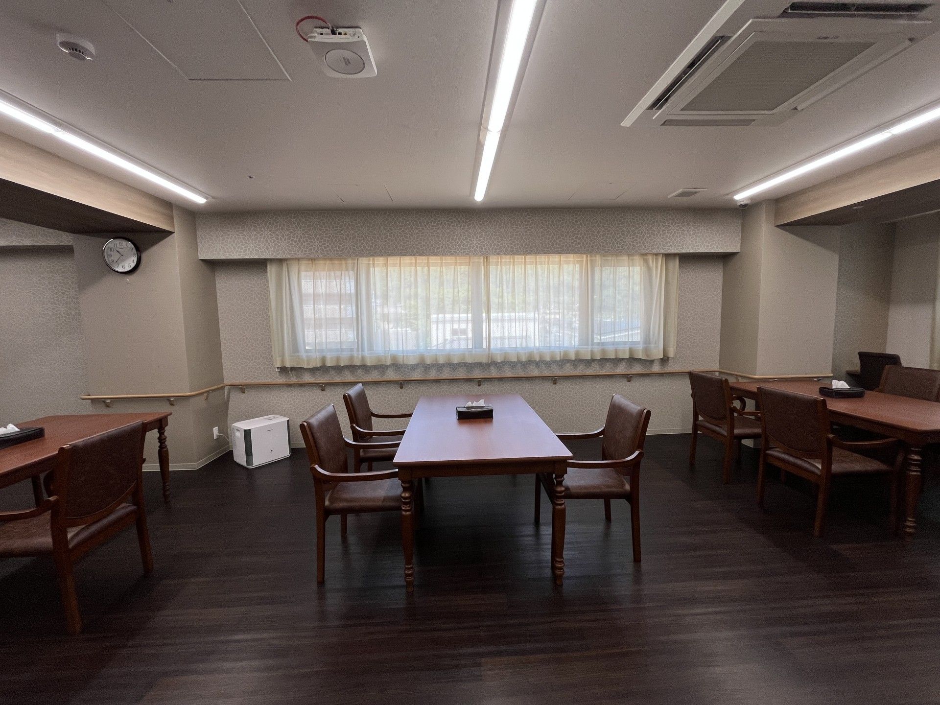 落ち着いた雰囲気の部屋