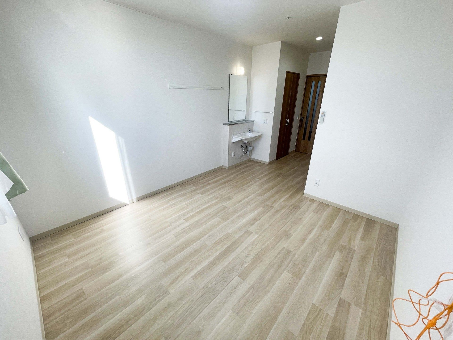 日差しが差し込む部屋