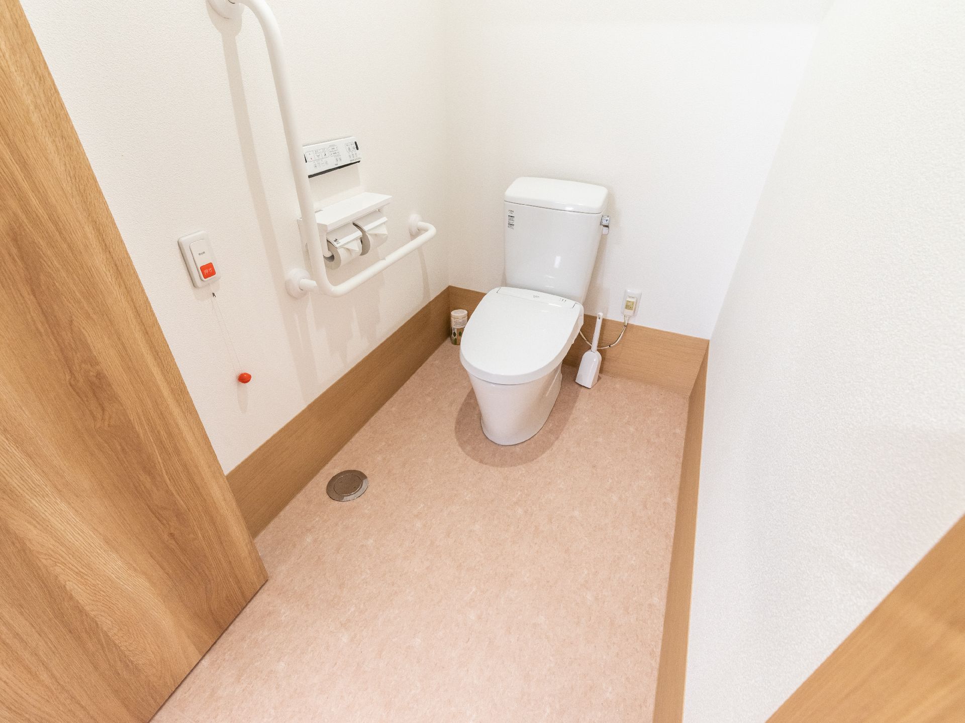手すりを設置しているトイレ