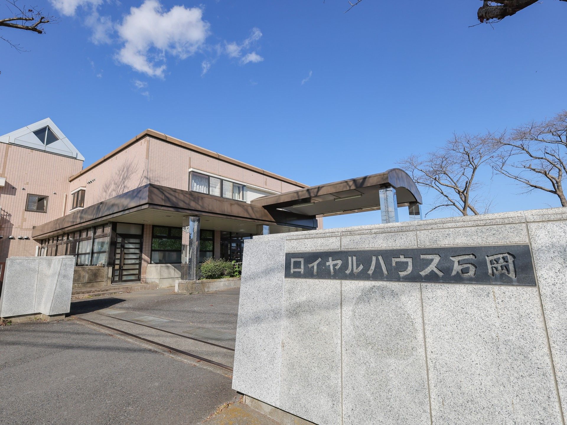 エントランスの外観