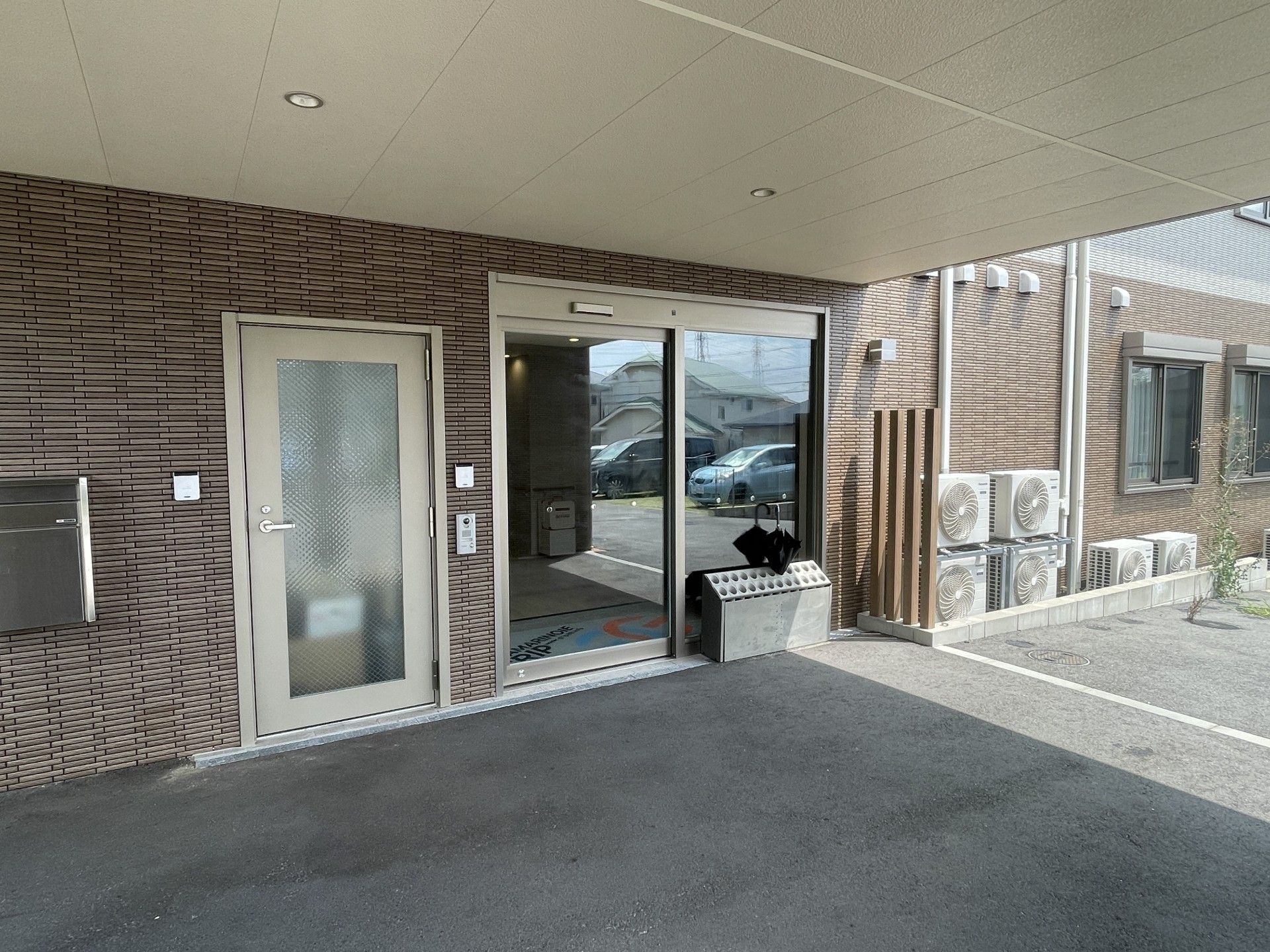 エントランスの外観