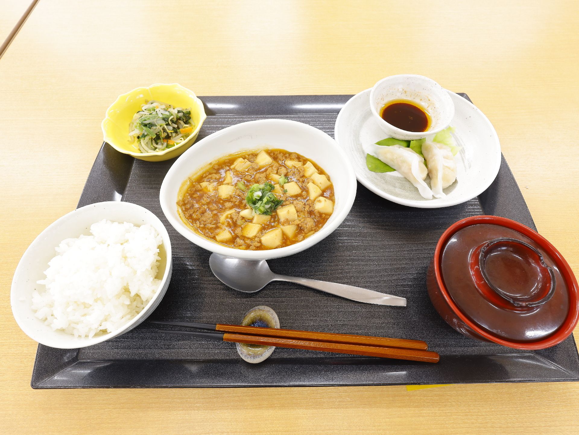 ご飯と餃子のセット