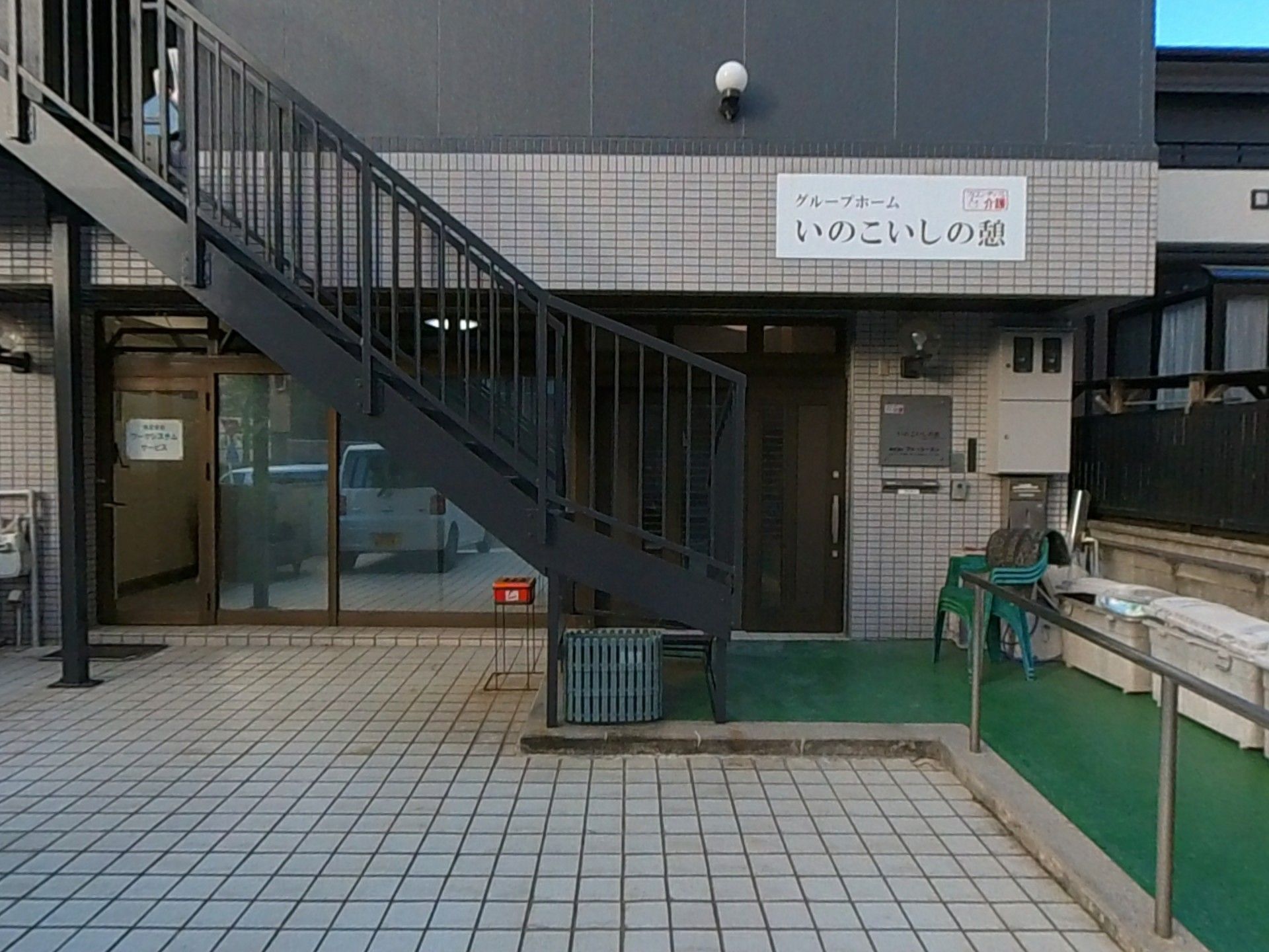 建物のエントランス