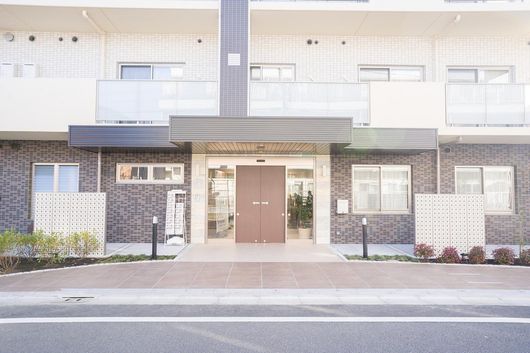 外観エントランス