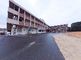 広々とした建物の外観