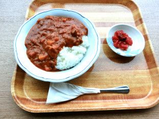 美味しそうな食事のトレー