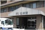 入口が広い施設正面