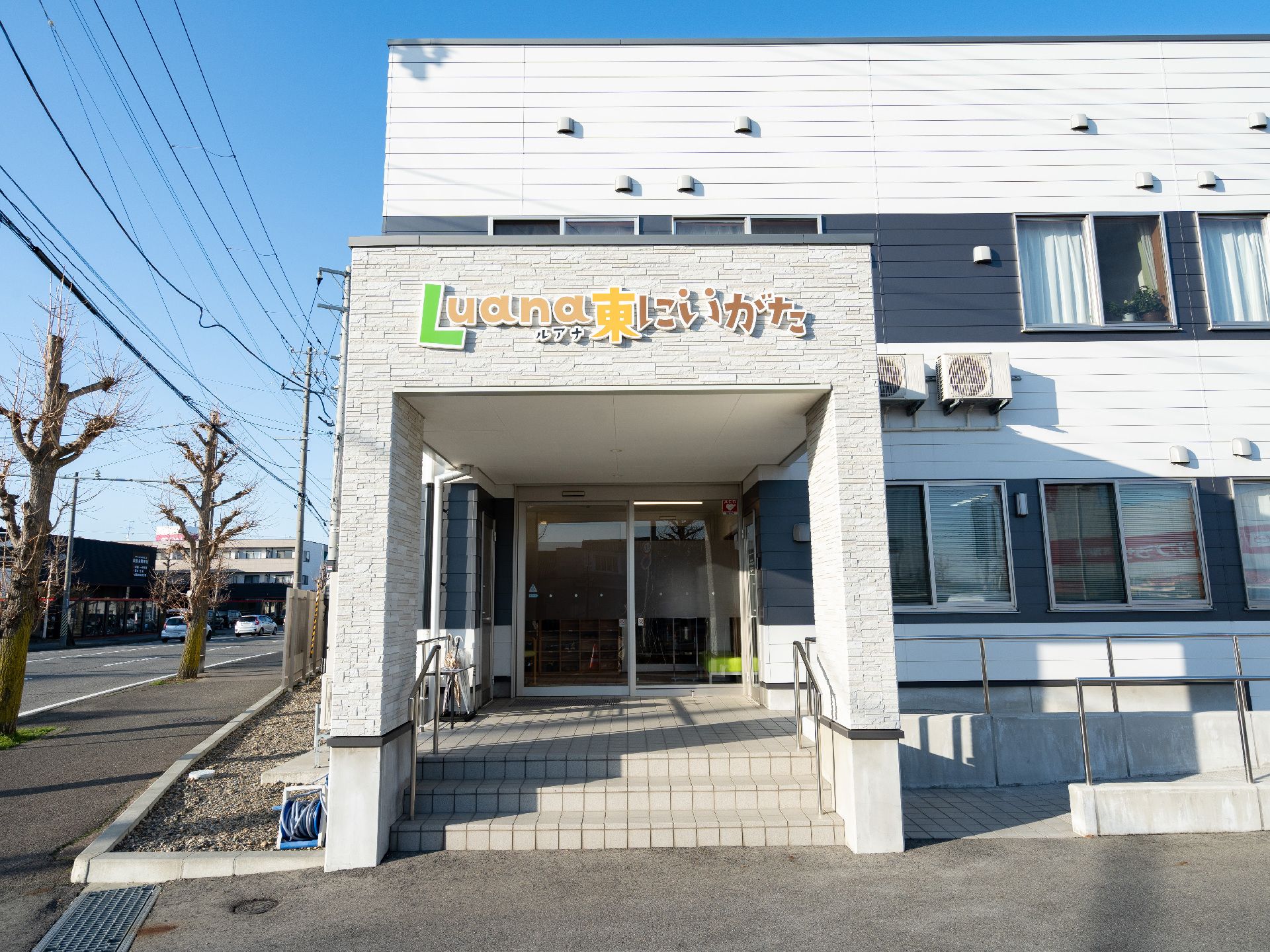自動ドアが設置されている玄関