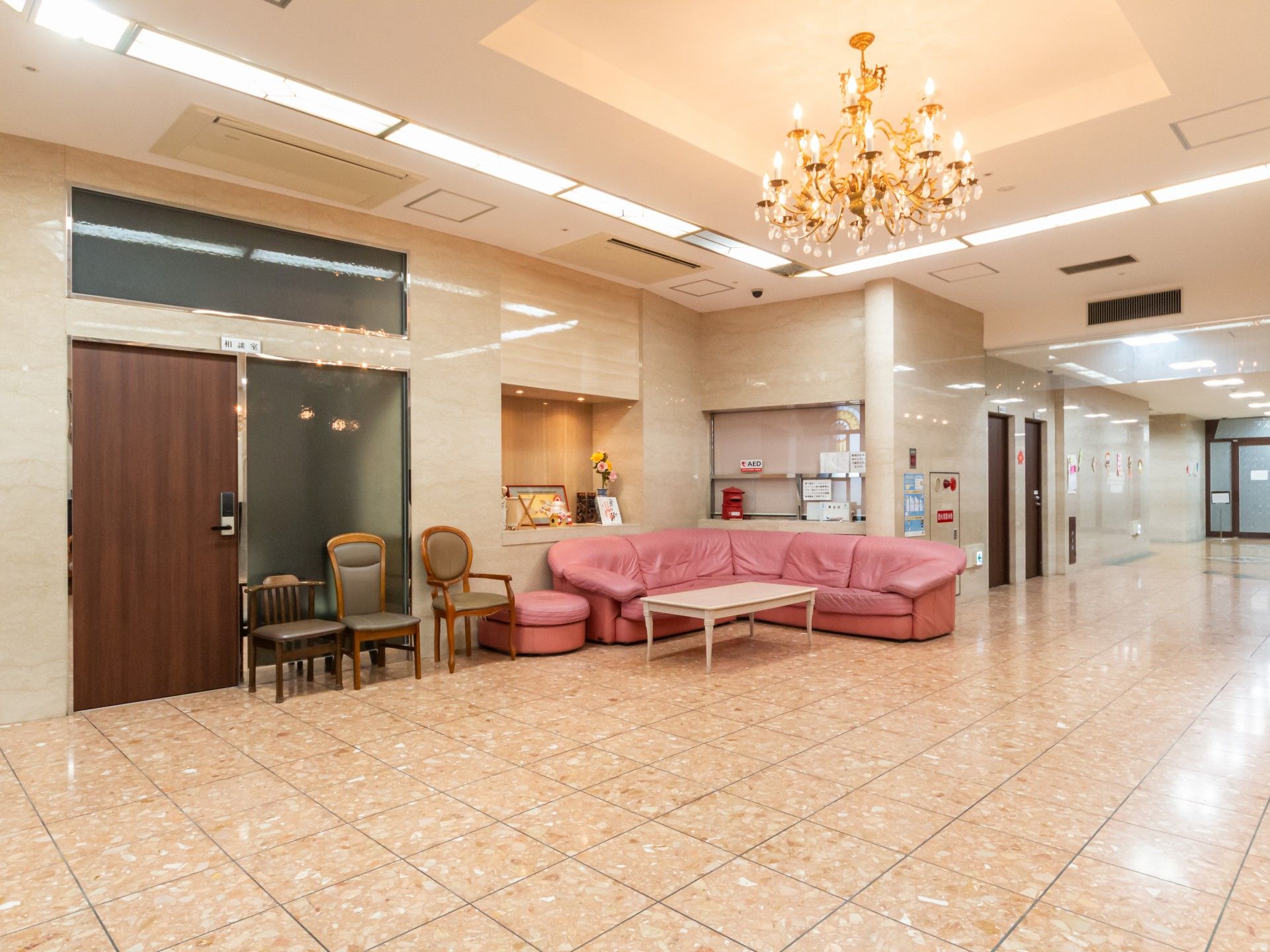 広々としたロビー