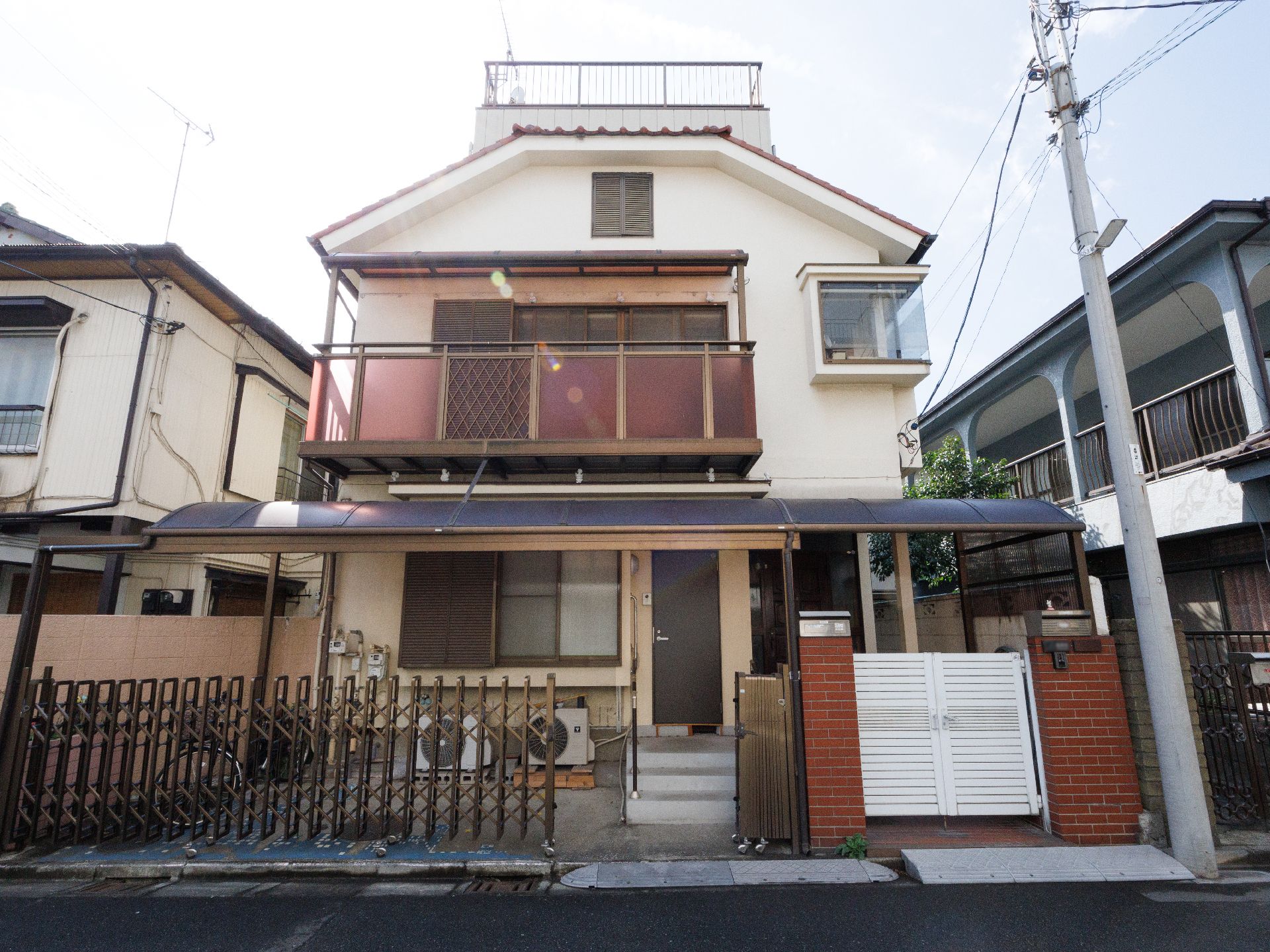 バリアフリー化された介護施設全体の外観
