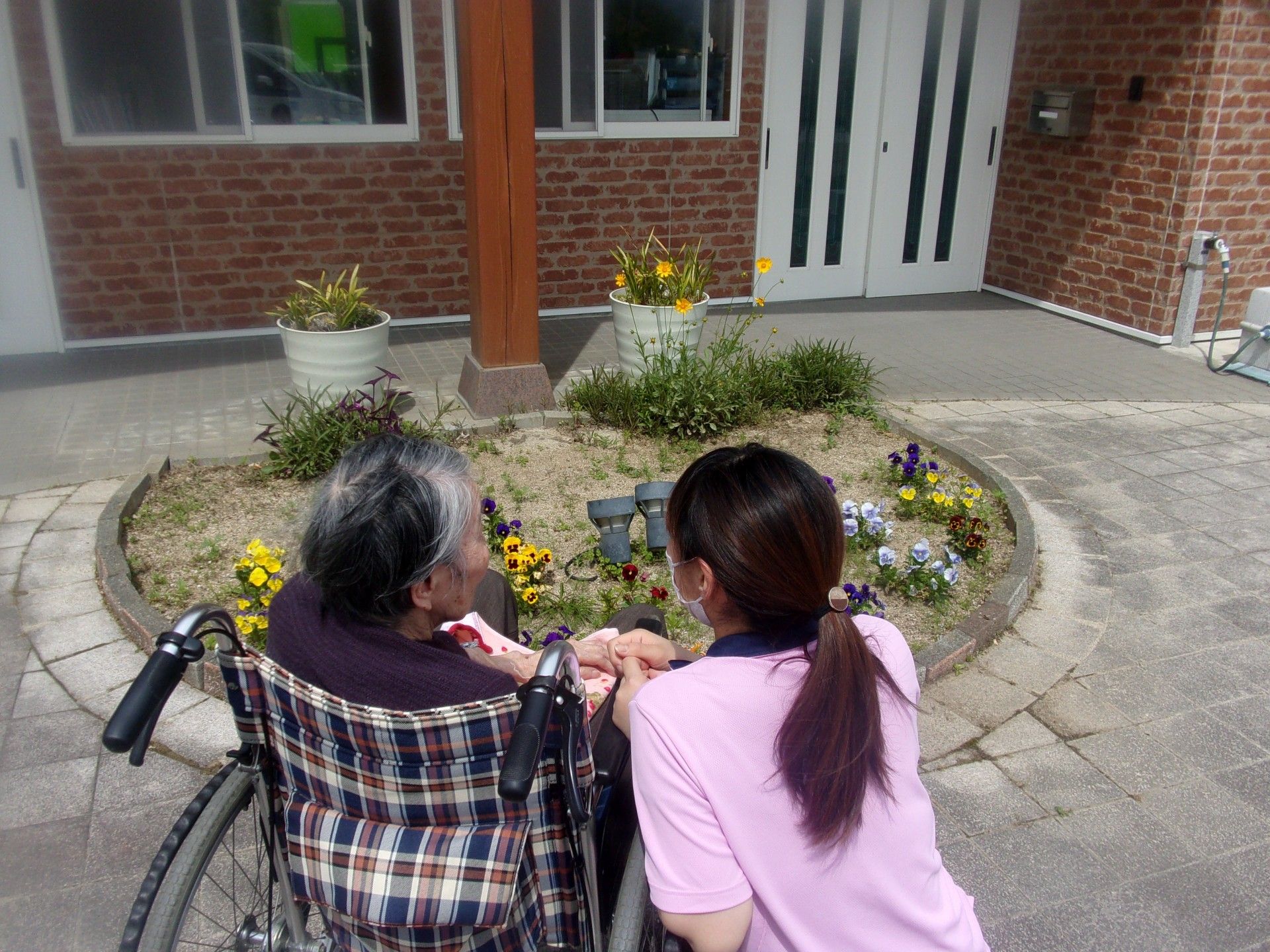 車椅子の方とスタッフの会話