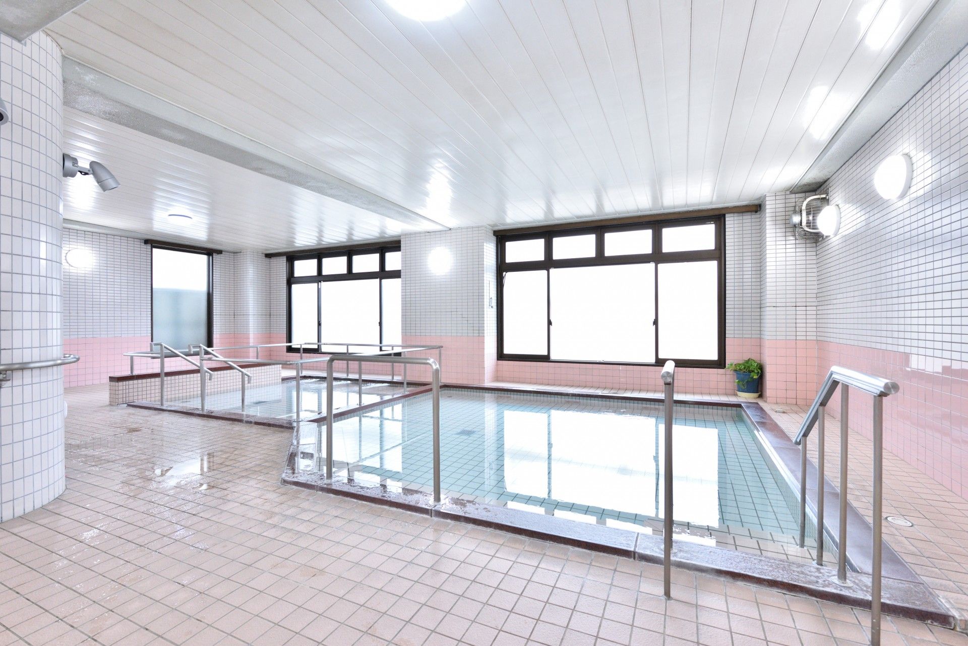 居室に設置された、衣服などを収納するクローゼット