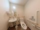 バリアフリー設計のトイレ空間