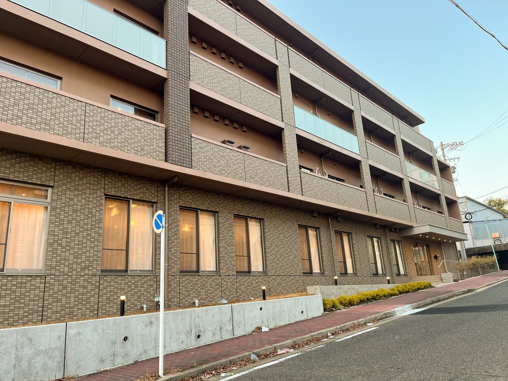 きれいな建物の外観