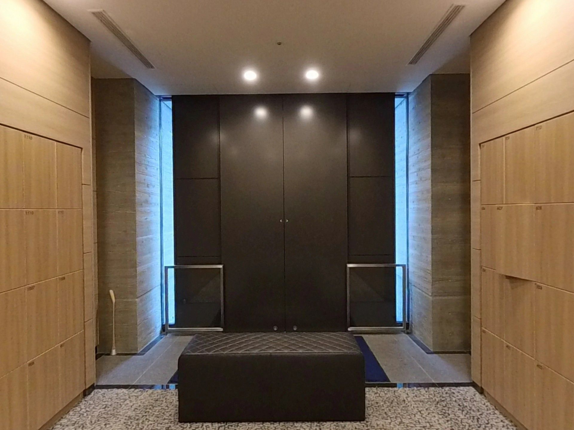 洗練されたエントランス