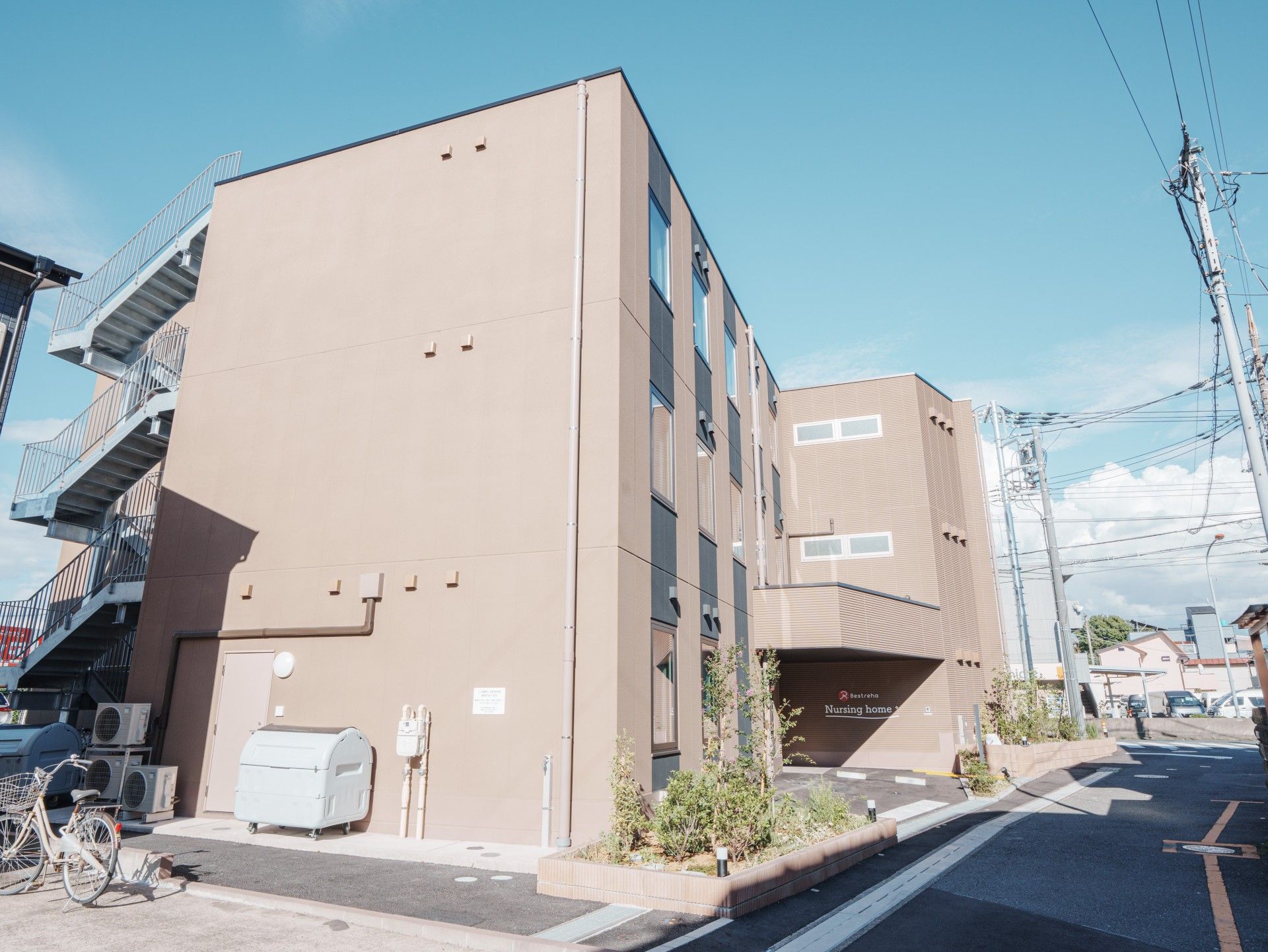 3階建ての建物