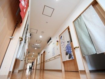 段差が少なく平坦な廊下