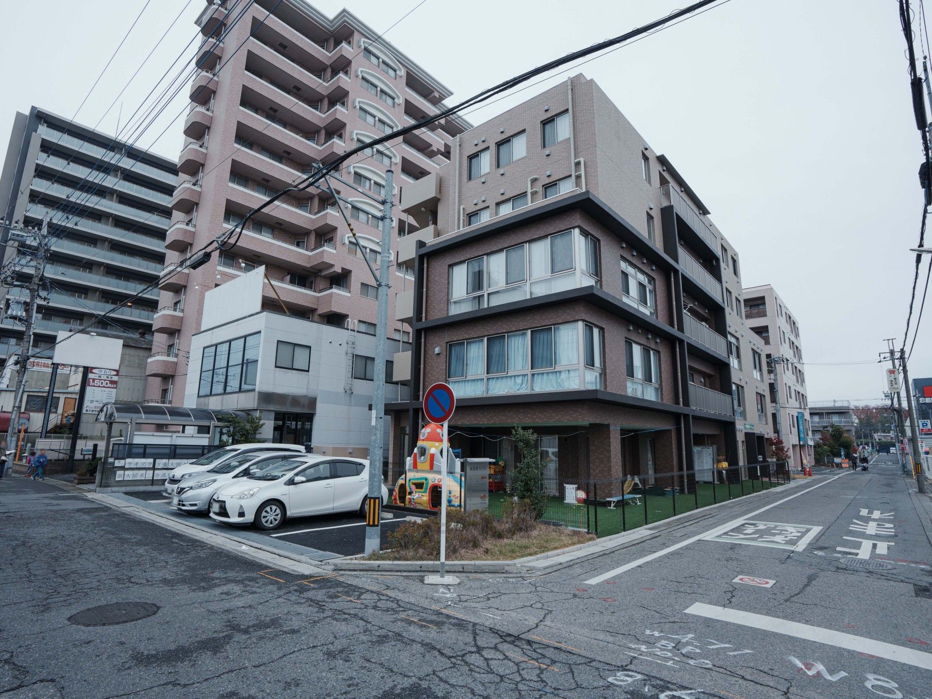 モダンなデザインの居室外観