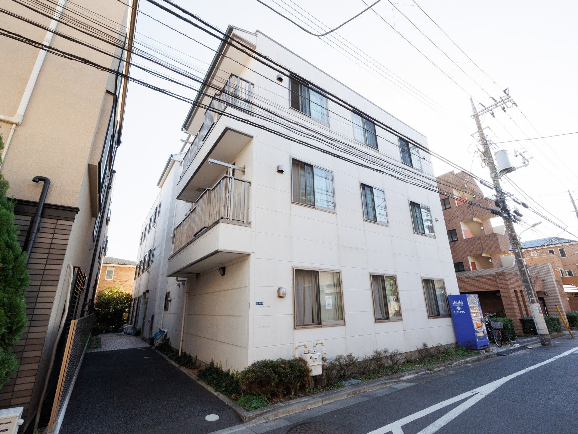 明るい住宅型施設外観