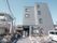 モダンな建物の外観