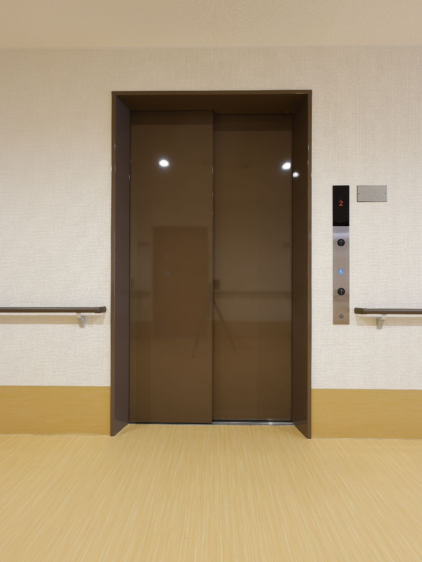 介護施設の各階をスムーズに行き来することができるエレベーター