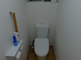 介護施設の明るいトイレ空間
