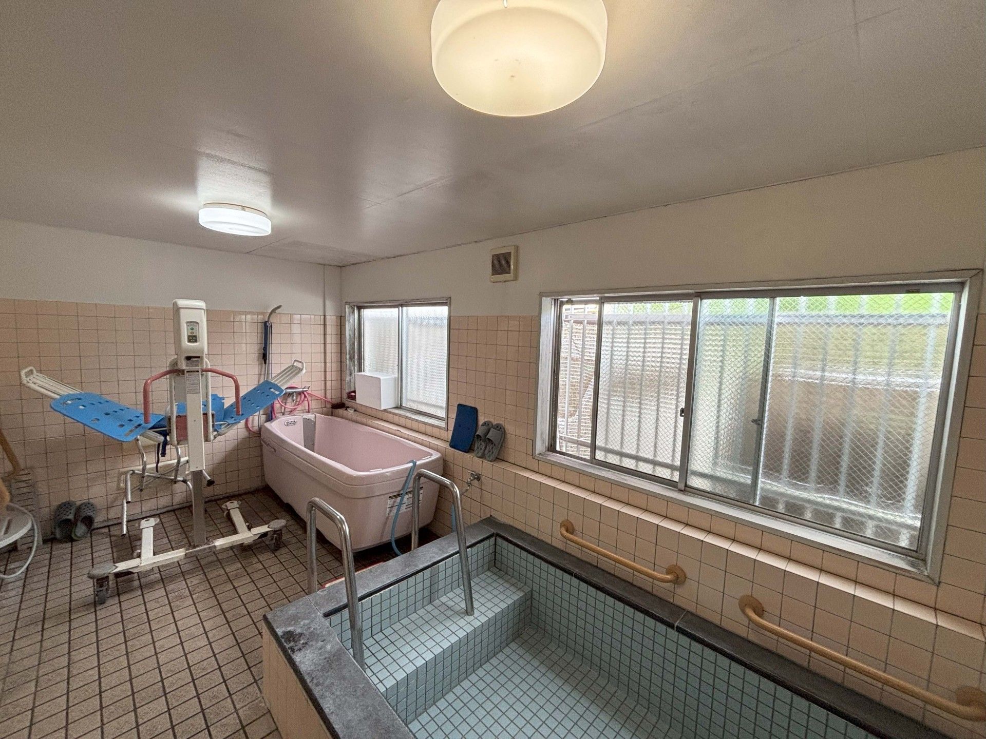 広い浴室と設備