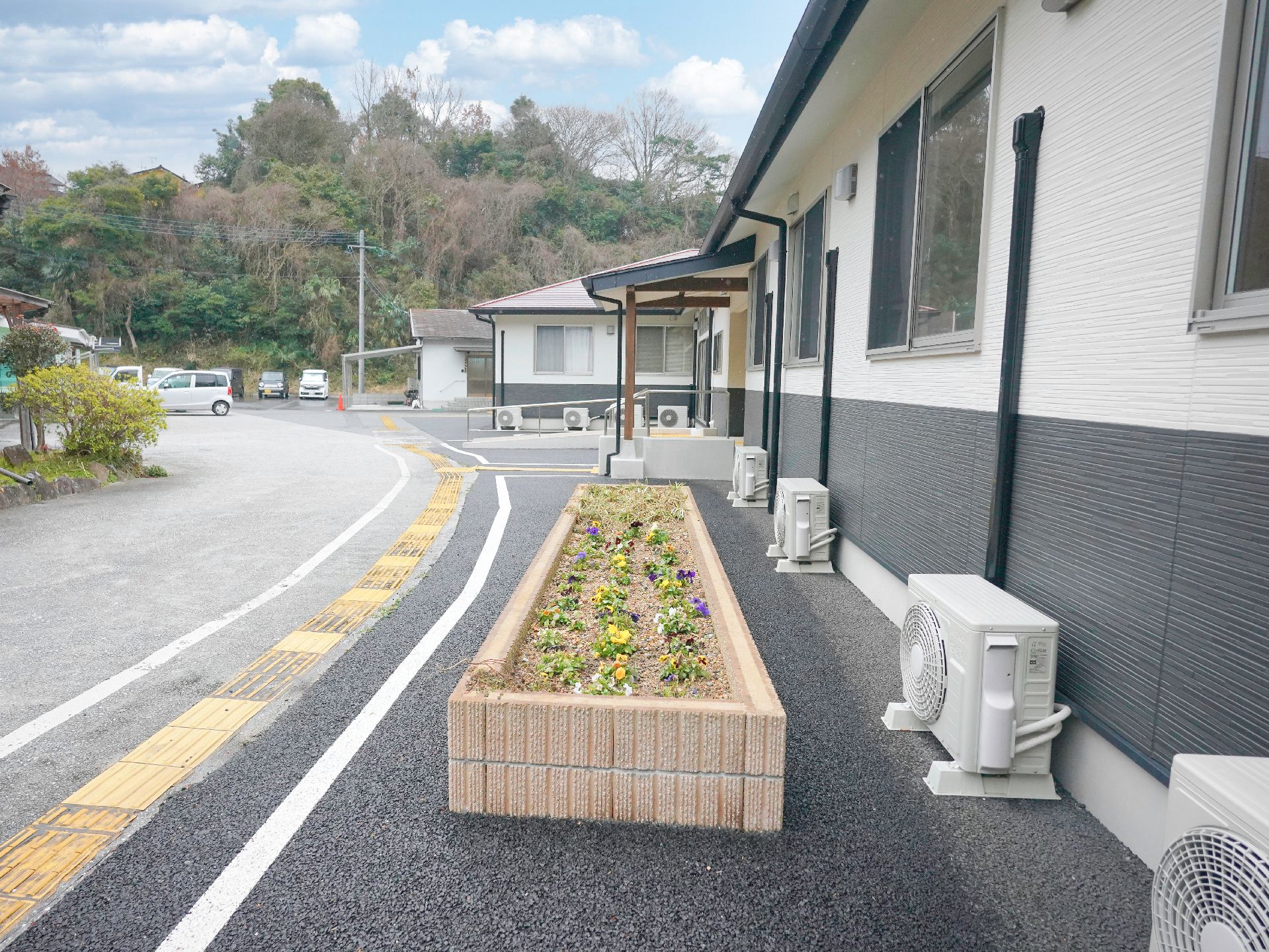 バリアフリー化された介護施設全体の外観