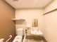 バリアフリー設計のトイレ空間