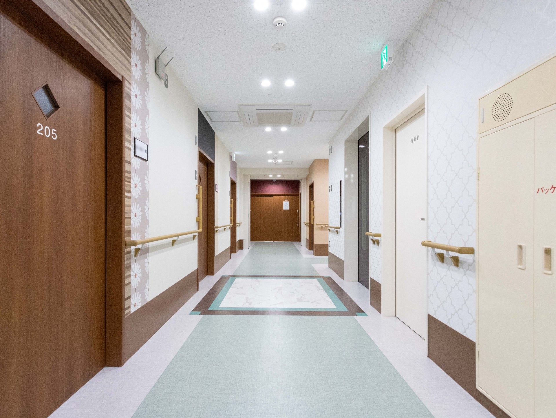 清潔感のある廊下