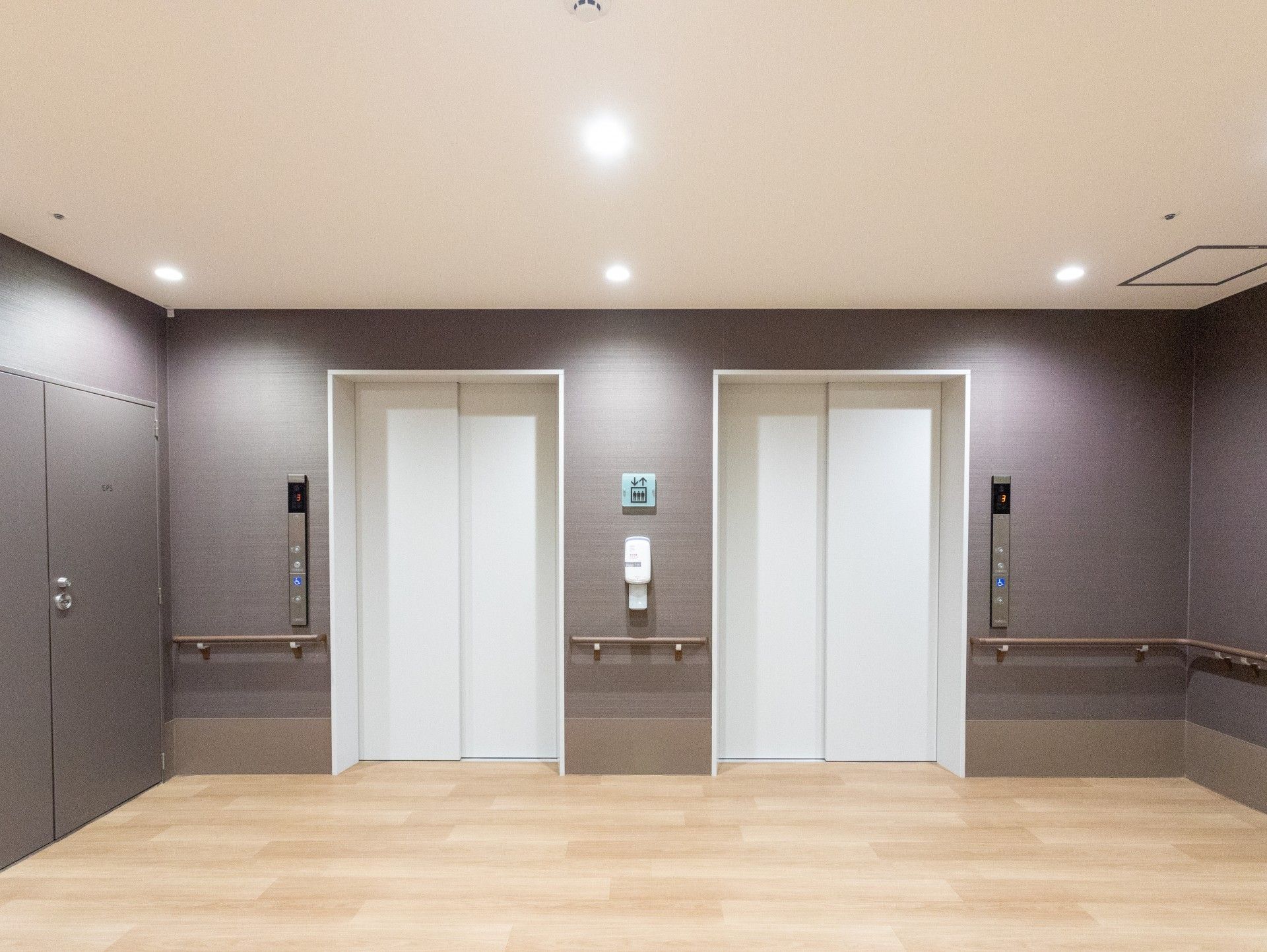 きれいなエレベーターホール