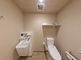 バリアフリー設計のトイレ空間