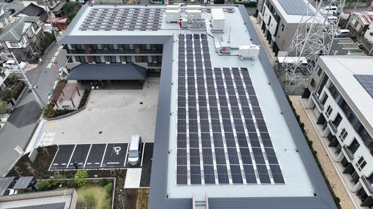 屋上太陽光発電装 置