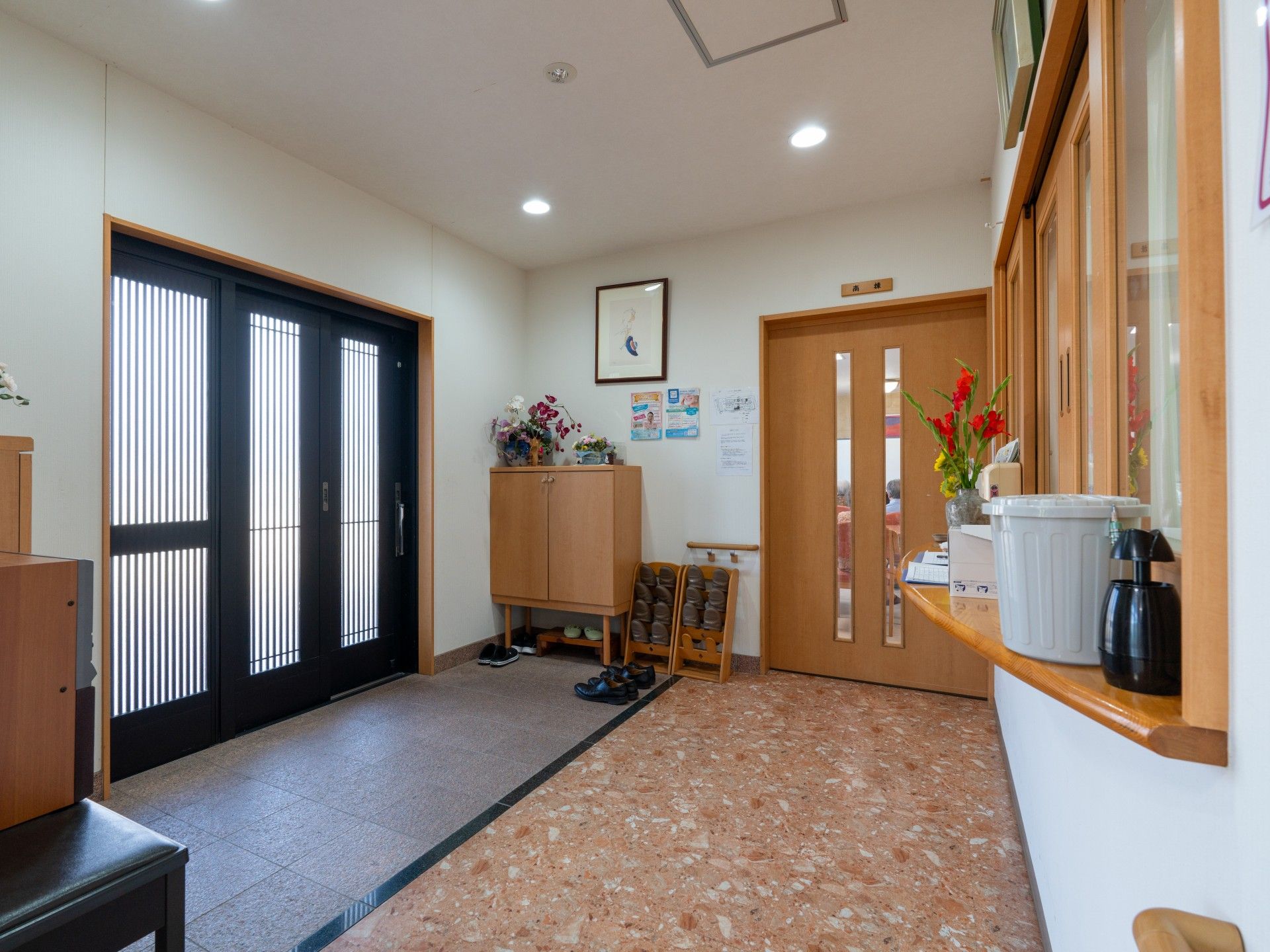 落ち着いた玄関スペース