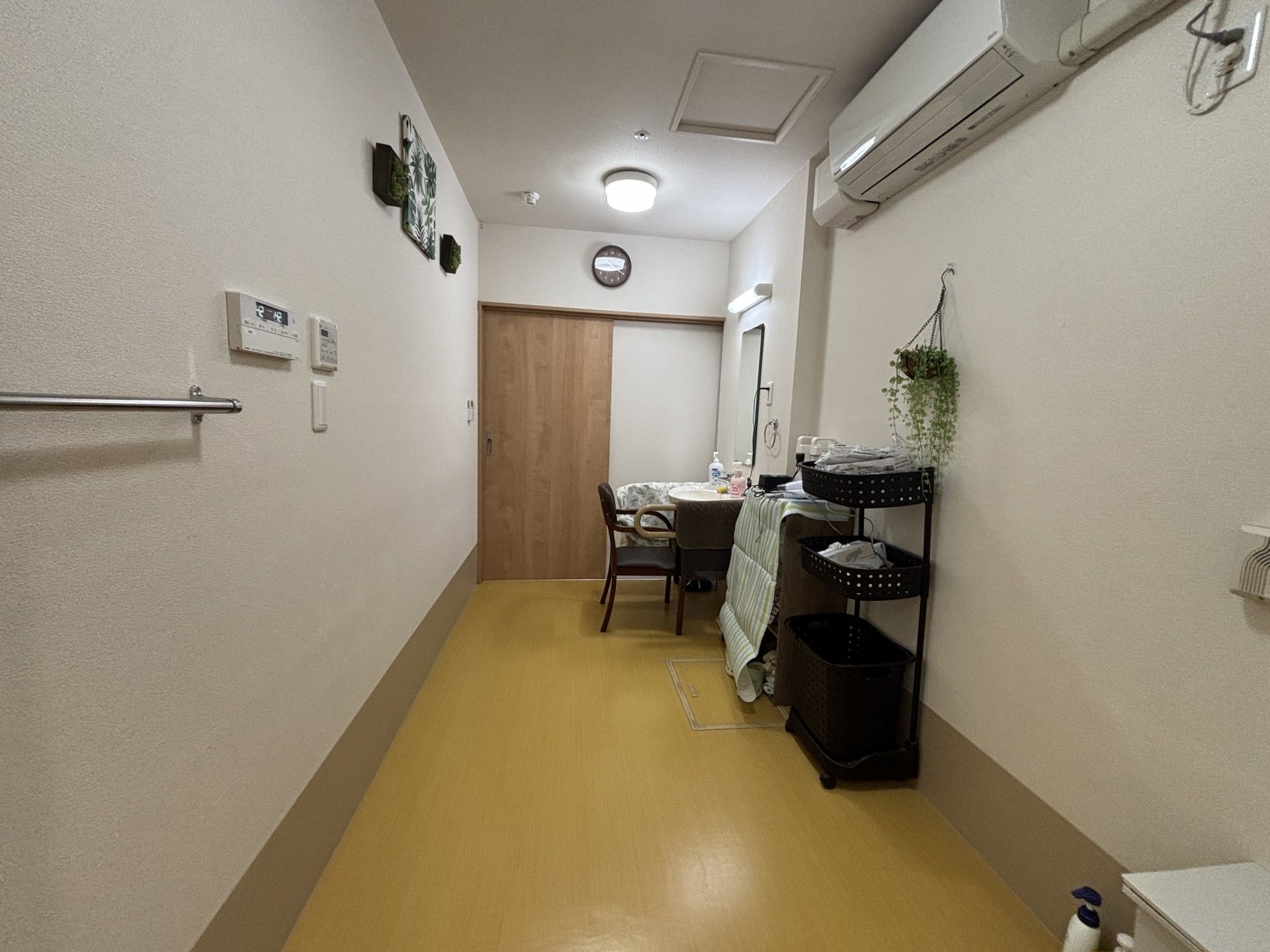落ち着いた廊下の一角