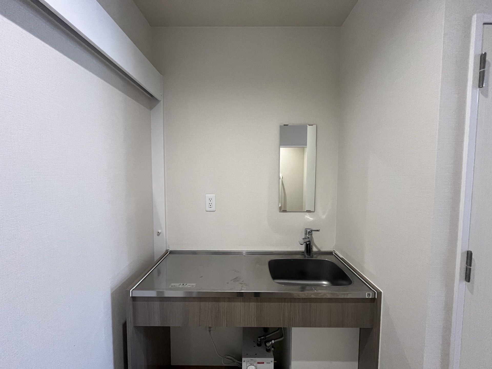 シンプルな洗面台