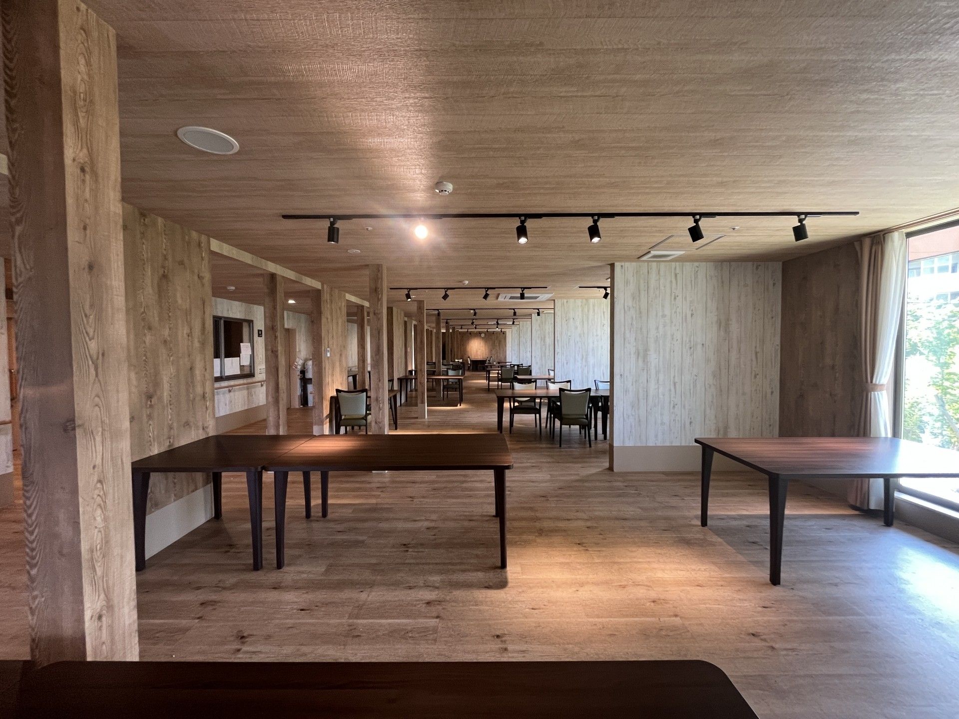 木の温もりを感じる空間