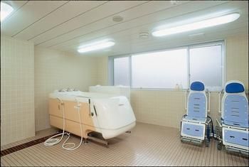 清潔な浴室設備