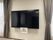 大きなテレビのある壁