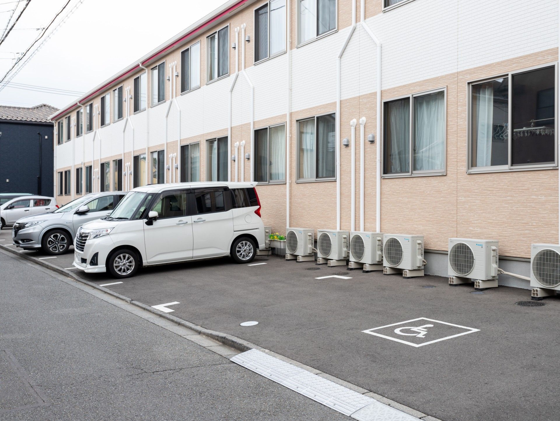 バリアフリー駐車場