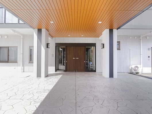 外観エントランス