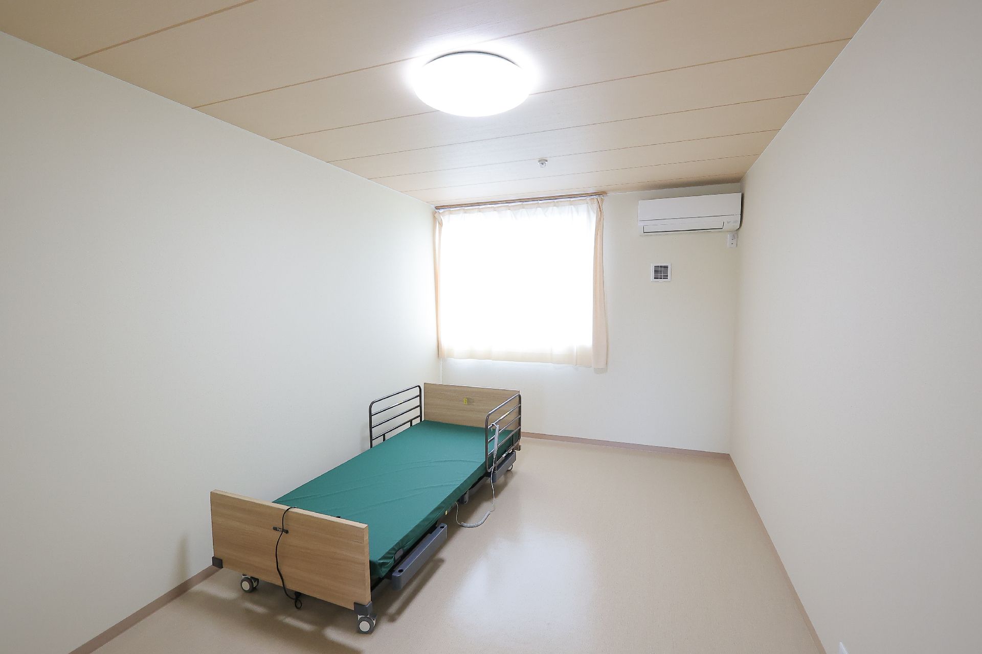 窓が設置された居室