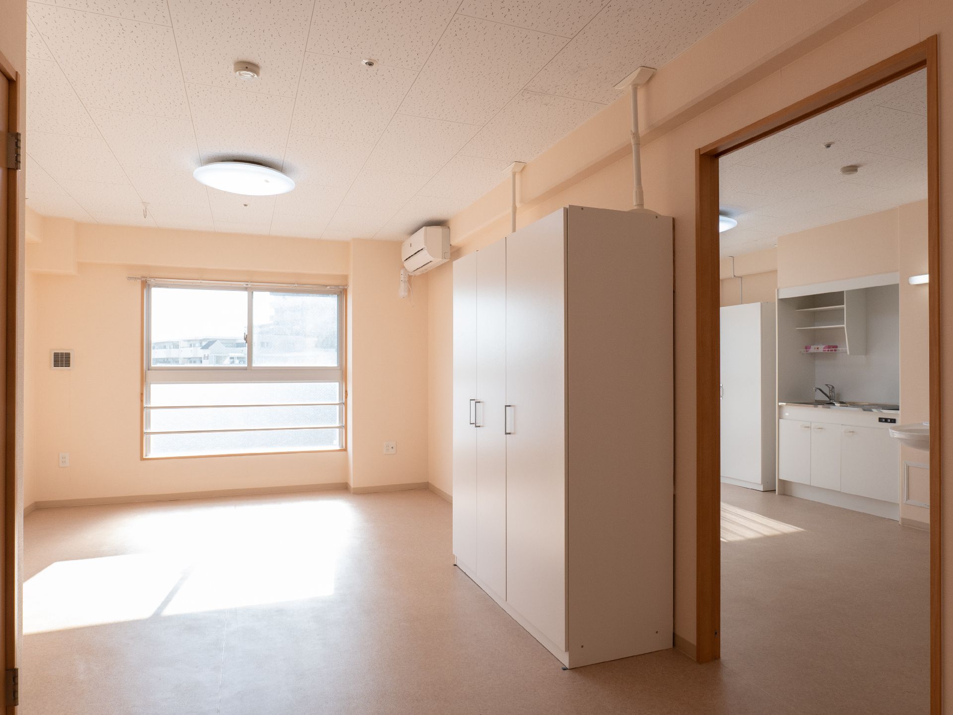 キッチンが設置された居室