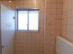 介護施設の明るいトイレ空間