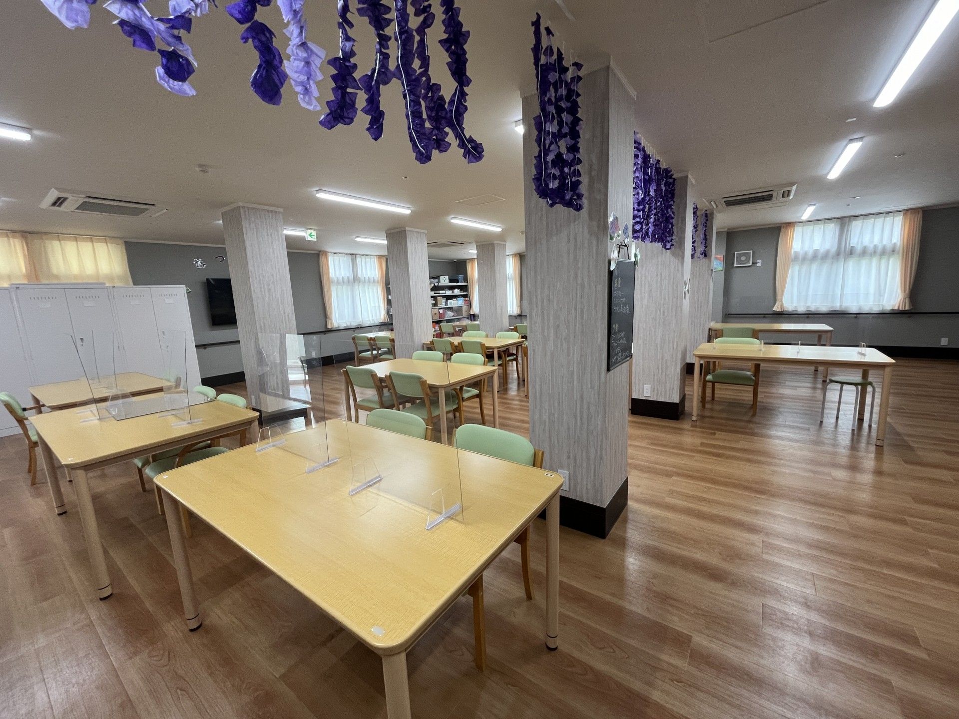 ゆったりとした共有ダイニング