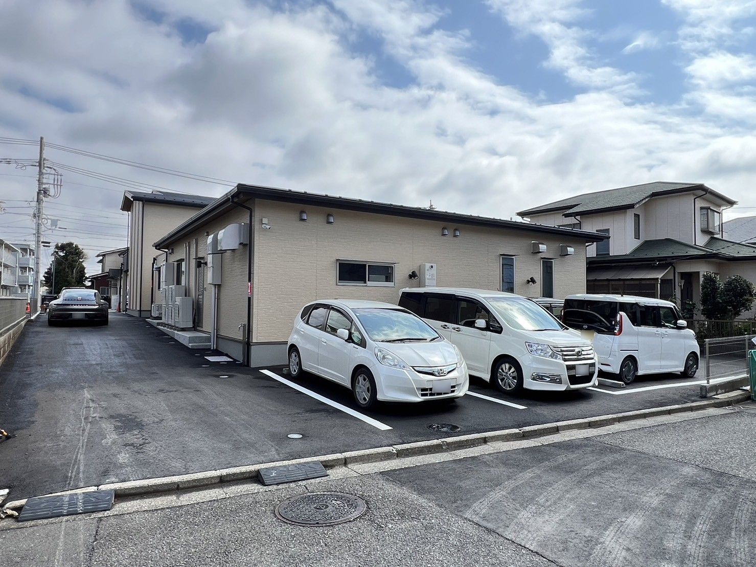 アクセス良好な施設外観